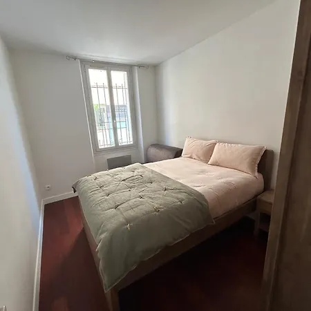 La Maison Du Pape Classe 3 Etoiles Apartament *